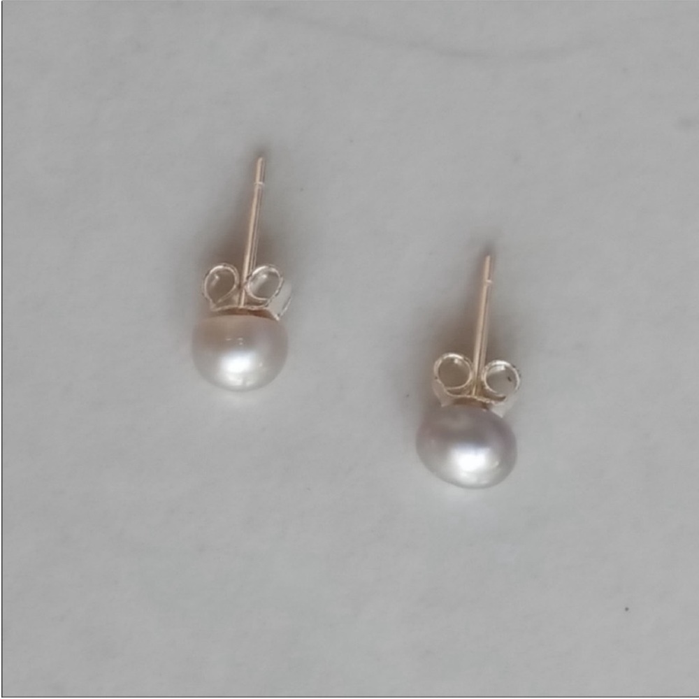 Elegant Cultured Freshwater GrayButton Pearl Stud Sterling Silver Earrings